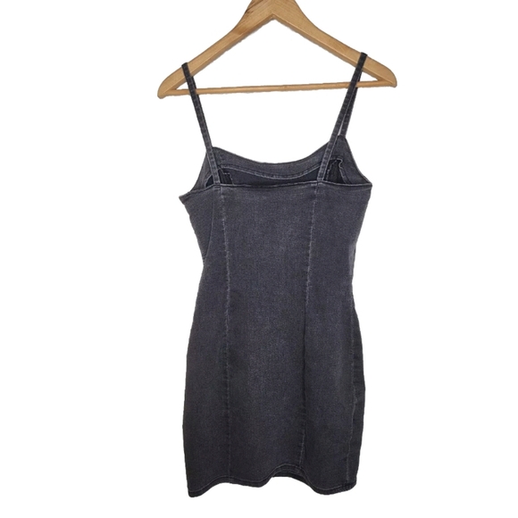 H&M Fitted Dress in Washed Out Black Size S - Picture 3 of 8